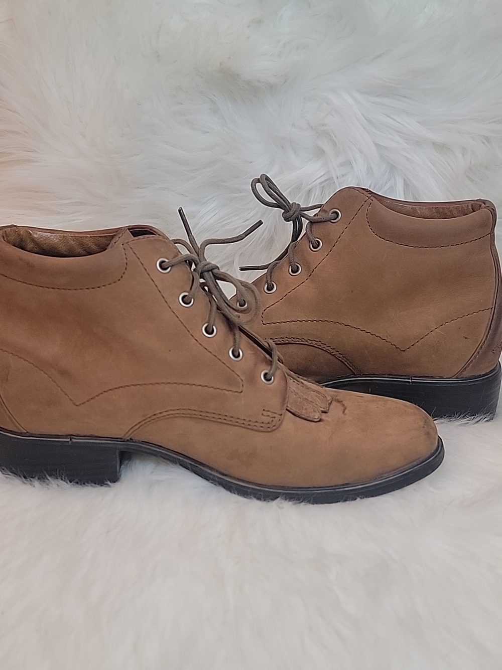 Ariat Tan Leather Chukka Lace-Up Boots. Size 6.5B. Style 12225 - Picture 8 of 9